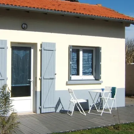 Le Clos Albertine לינה וארוחת בוקר *