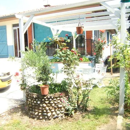 לינה וארוחת בוקר Le Clos Albertine *