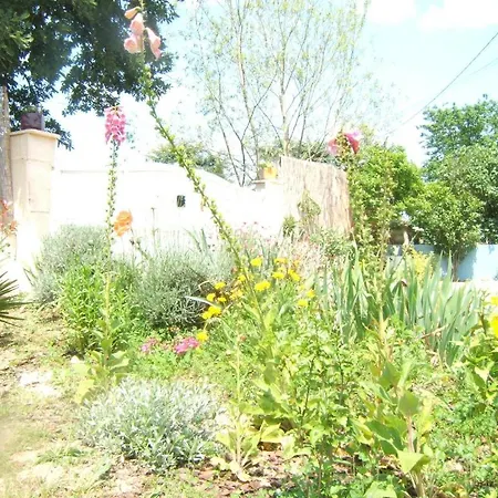 לינה וארוחת בוקר Le Clos Albertine